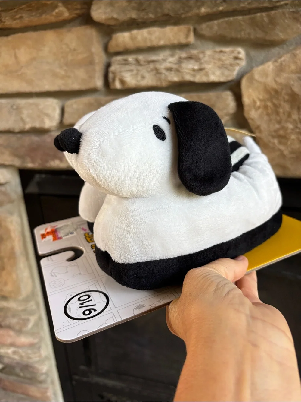 NWT Snoopy Peanuts Plush Slippers Child 9/10 Super Comfy